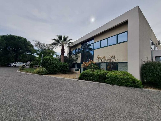Plus de détails pour 1 Avenue Jean Jaures, Les Pennes-Mirabeau - Bureau à vendre