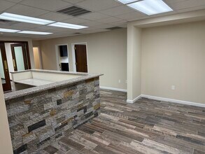 180 Tices Ln, East Brunswick, NJ à louer Photo de l’immeuble– Image 1 sur 9