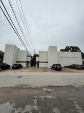 3508-3514 Lake St, Houston, TX à louer Photo de l’immeuble– Image 1 sur 19