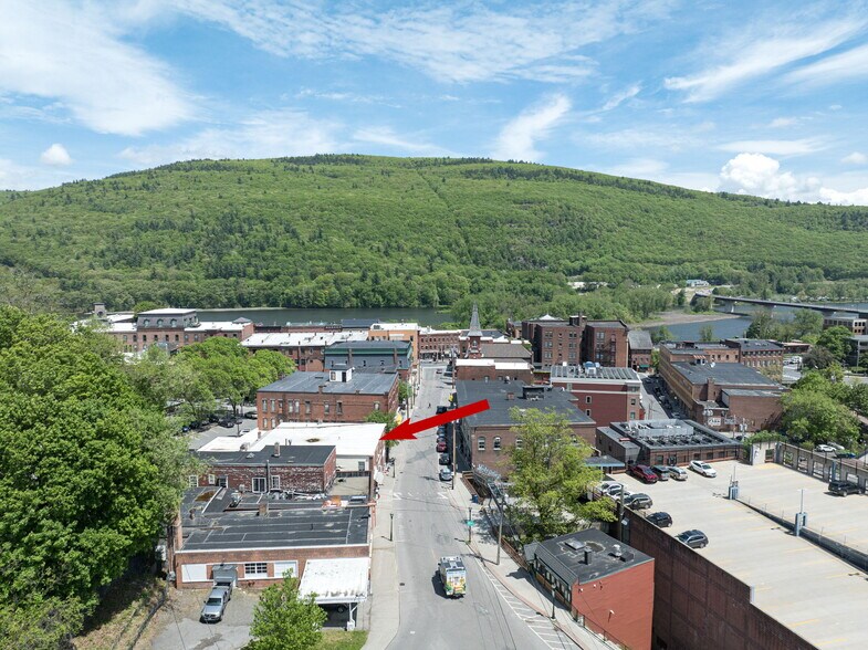 69 Elliot St, Brattleboro, VT à vendre - Photo de l’immeuble – Image 3 sur 23