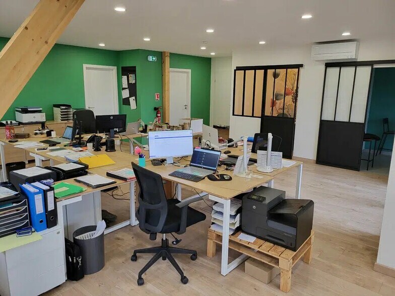 Local d’activités dans Bennwihr à louer - Photo de l’immeuble – Image 1 sur 13