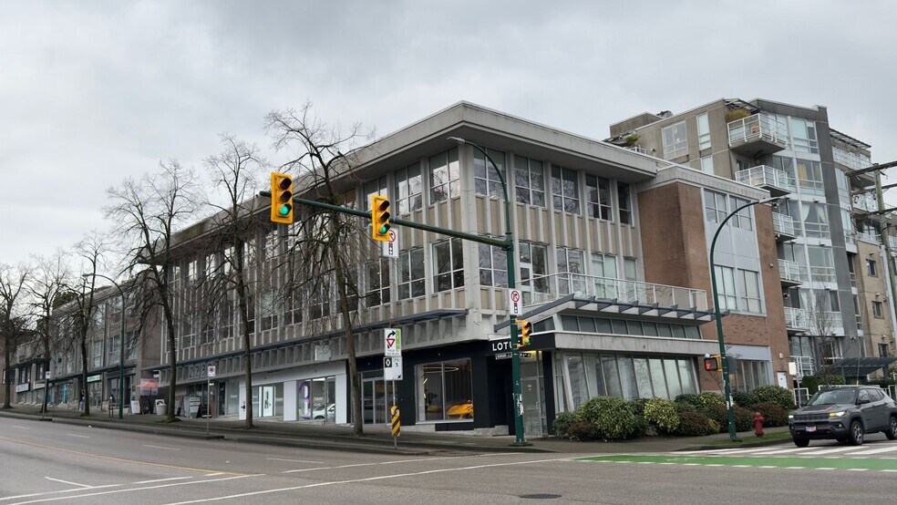 2233 Burrard St, Vancouver, BC à vendre - Photo de l’immeuble – Image 2 sur 10