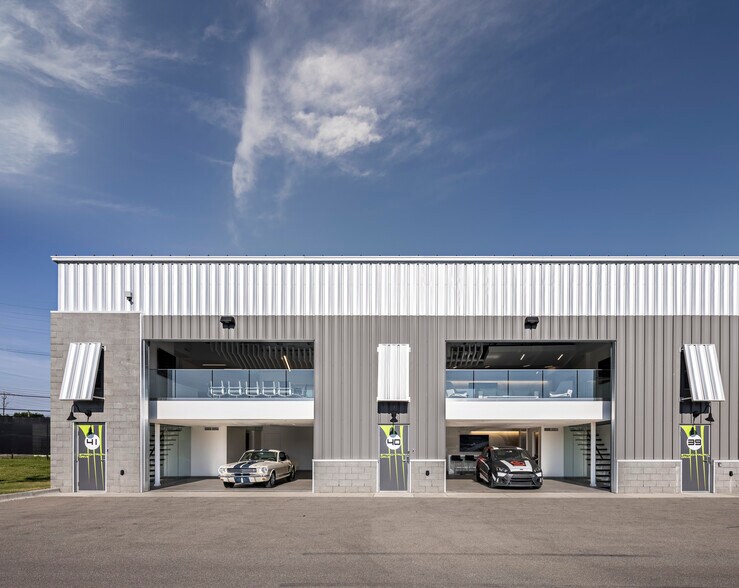 40-41 Straightaway Dr, Pontiac, MI à vendre - Photo de l’immeuble – Image 1 sur 25