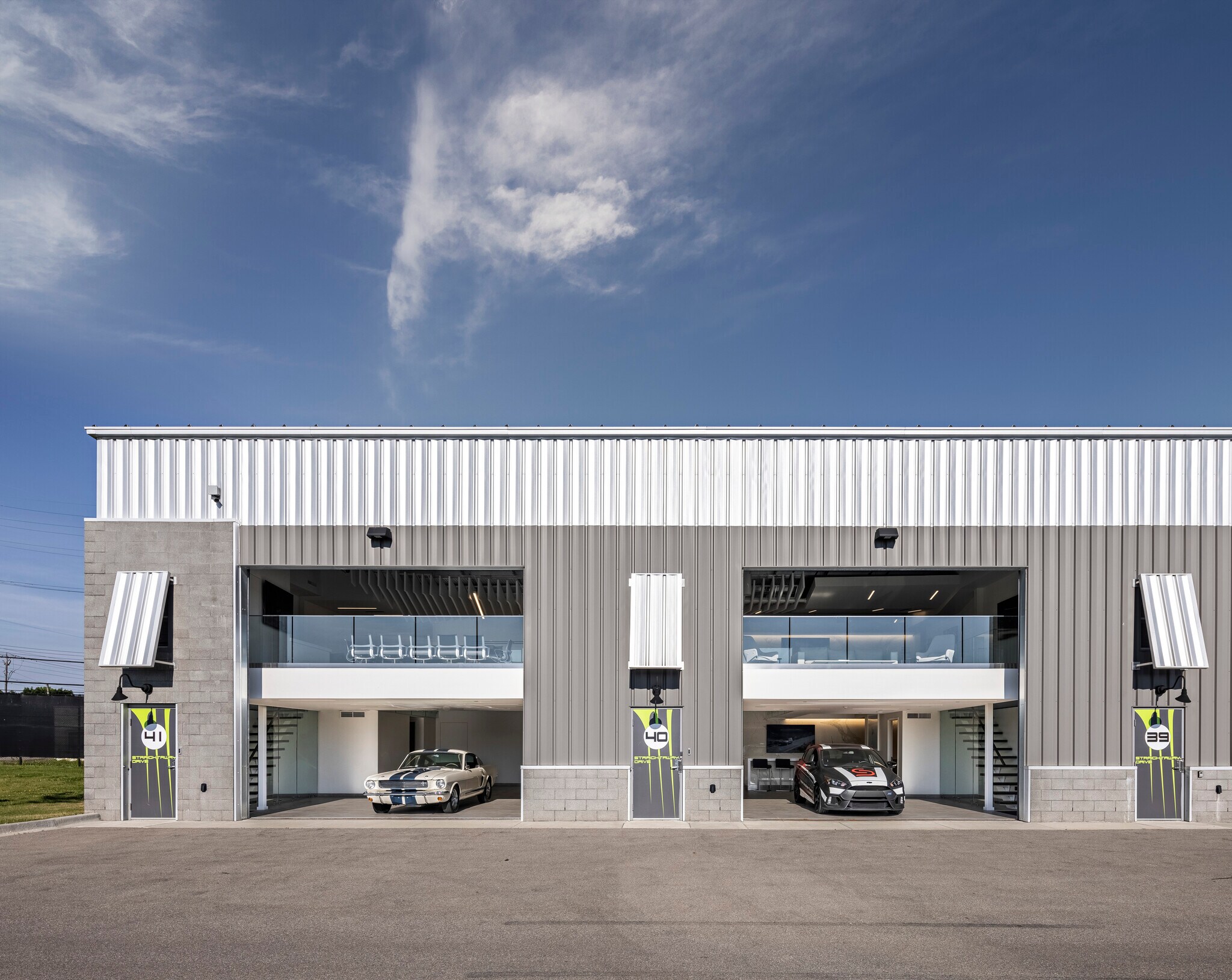 40-41 Straightaway Dr, Pontiac, MI à vendre Photo de l’immeuble– Image 1 sur 26