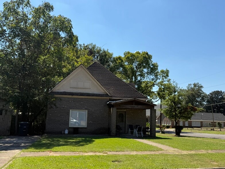 1331 4th Ct W, Birmingham, AL à vendre - Photo principale – Image 1 sur 1