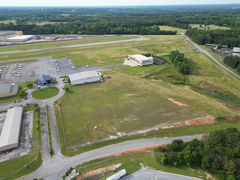 841 Ronald Wood Rd, Winder, GA à louer - Photo de l’immeuble – Image 3 sur 3