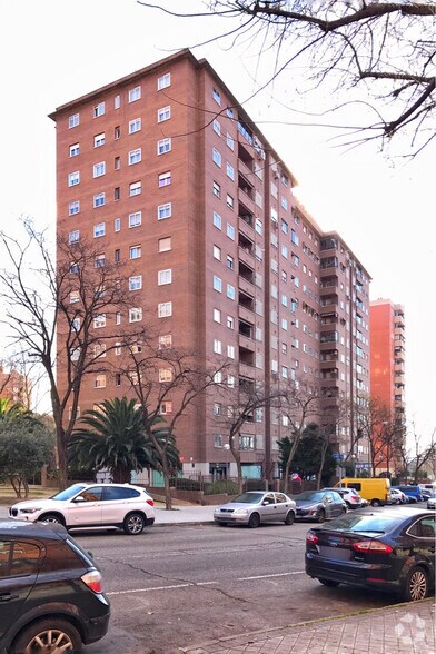 Calle de Villalobos, 135, Madrid, Madrid à vendre - Photo de l’immeuble – Image 2 sur 2