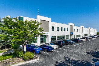 Plus de détails pour 40 Snidercroft Rd, Concord, ON - Local d’activités à vendre