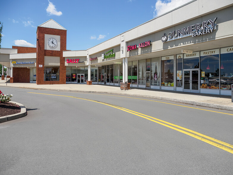 561 US Highway 1, Edison, NJ à louer - Photo de l’immeuble – Image 1 sur 13