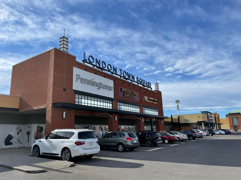 3545 32nd Ave NE, Calgary, AB à louer - Photo de l’immeuble – Image 1 sur 7