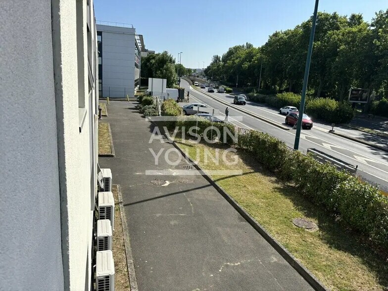 Local d’activités dans Gennevilliers à louer - Photo de l’immeuble – Image 3 sur 7