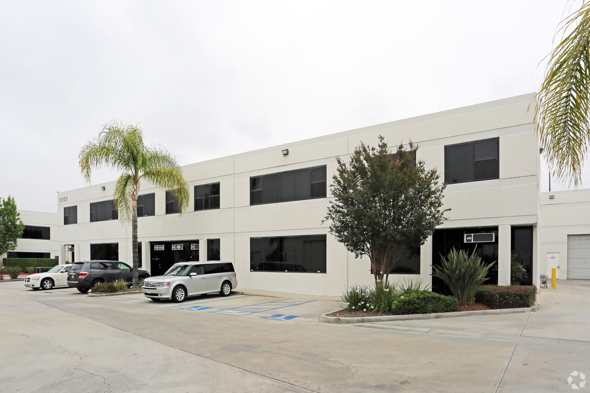 3303 E Miraloma Ave, Anaheim, CA à louer Photo principale– Image 1 sur 6