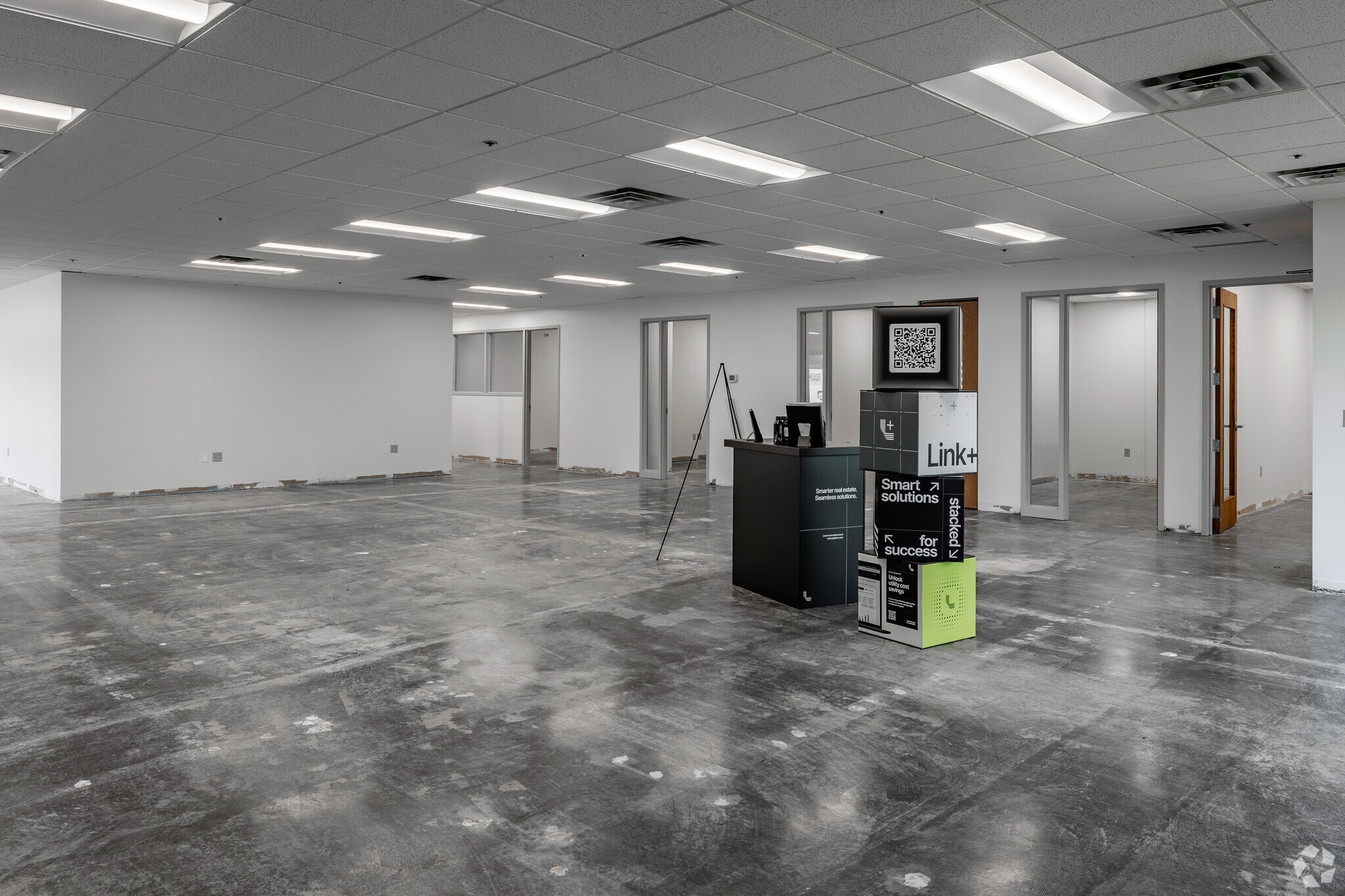 1301 Corporate Center Dr, Eagan, MN à louer Photo intérieure– Image 1 sur 6