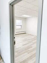 340-390 Saskatoon St, London, ON à louer Photo intérieure– Image 1 sur 4