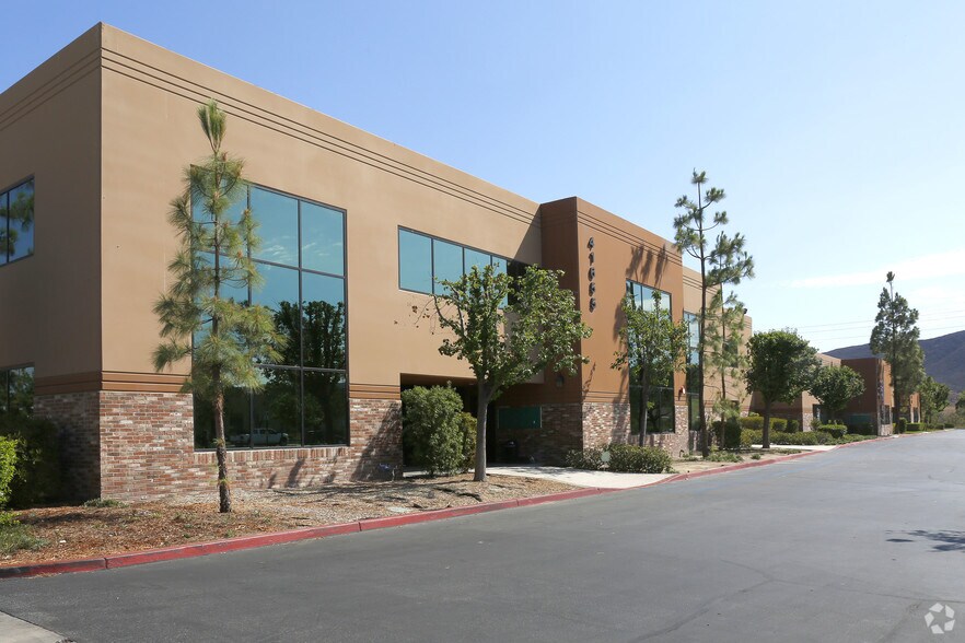 41655 Date St, Murrieta, CA à louer - Photo de l’immeuble – Image 3 sur 4