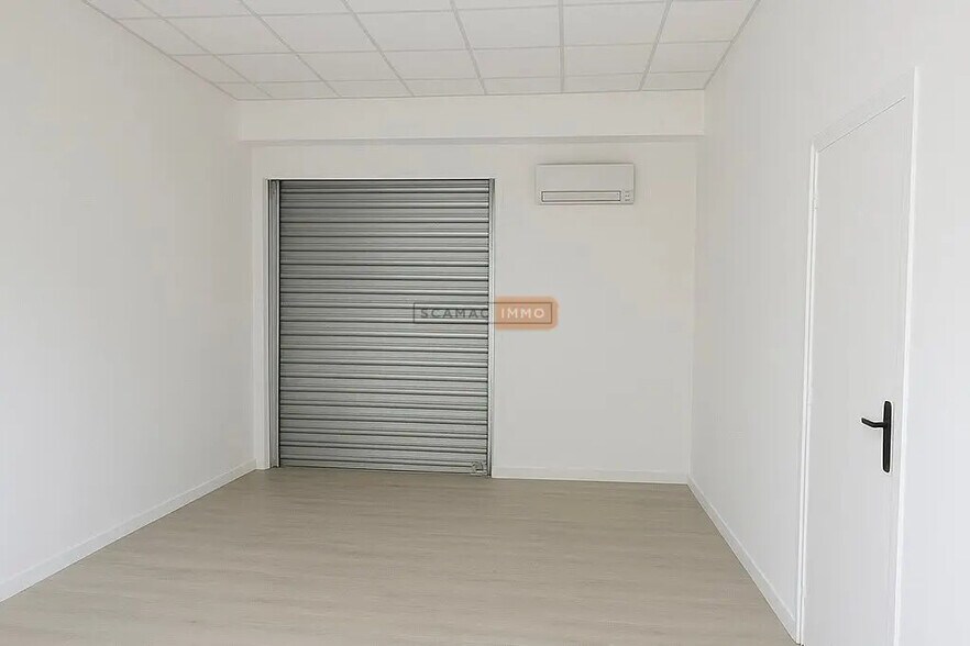 Local d’activités dans Puget-sur-Argens à louer - Photo de l’immeuble – Image 3 sur 4