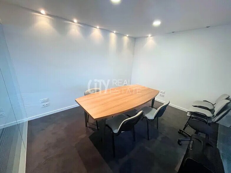 Bureau dans Lyon à louer - Photo de l’immeuble – Image 3 sur 8