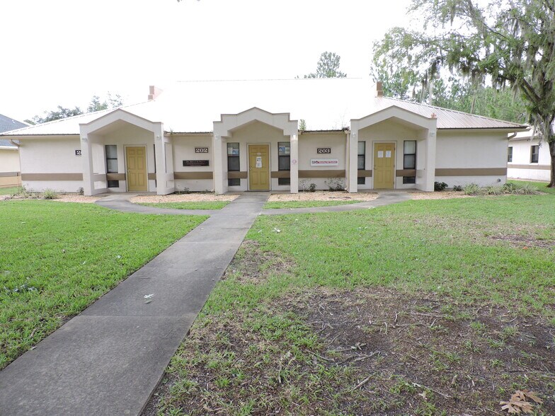205 Zeagler Dr, Palatka, FL à vendre - Photo de l’immeuble – Image 2 sur 18