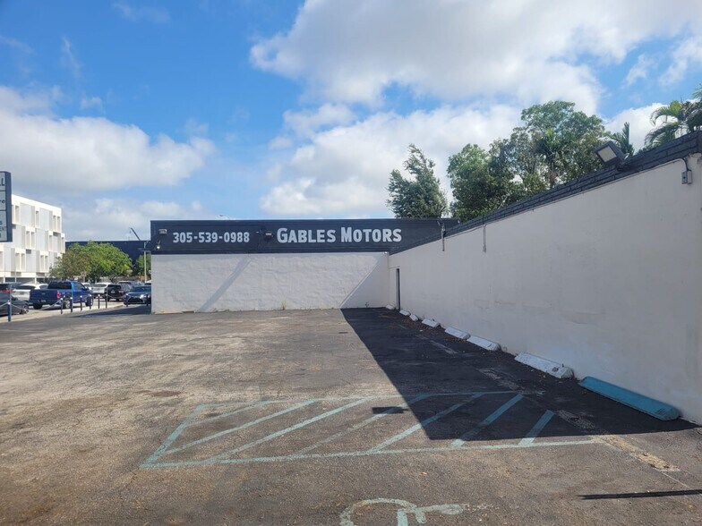 475-487 Le Jeune Rd, Miami, FL à louer - Photo de l’immeuble – Image 3 sur 9