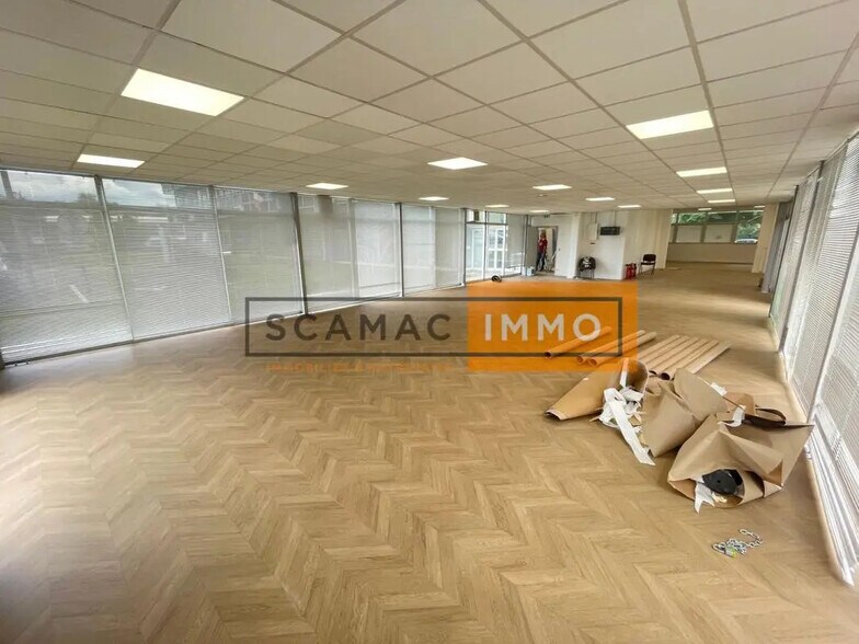 14 Chaussée Jules César, Osny à louer - Photo de l’immeuble – Image 2 sur 5