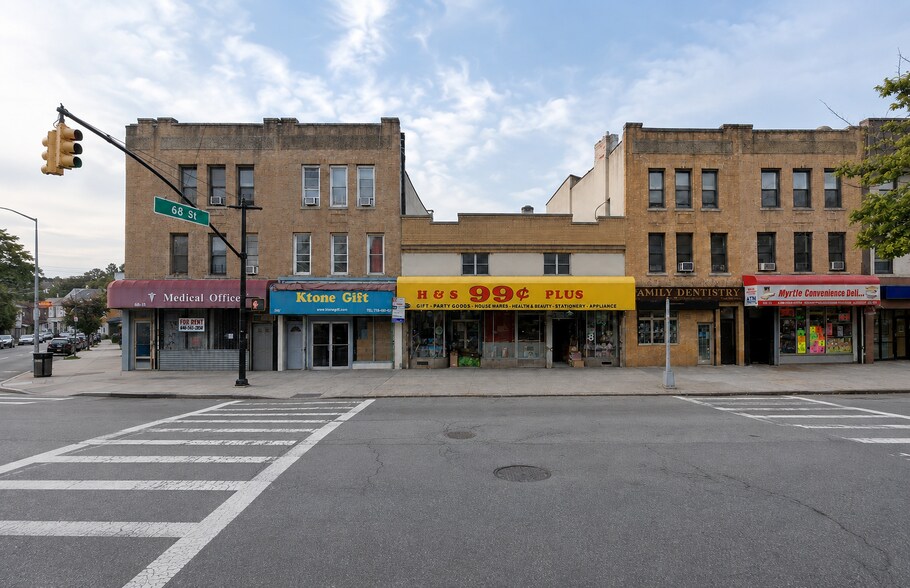68-09 Myrtle Ave, Glendale, NY à louer - Photo de l’immeuble – Image 2 sur 6