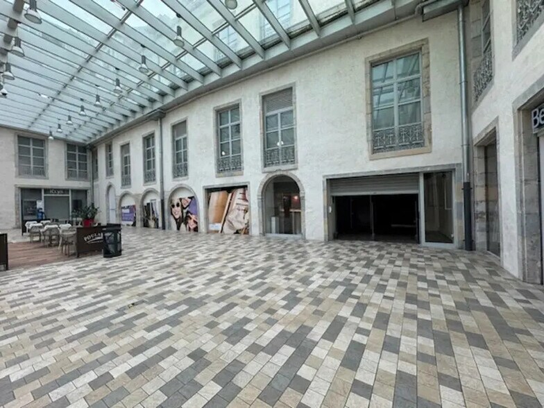 Local commercial dans Besançon à louer - Photo de l’immeuble – Image 3 sur 4