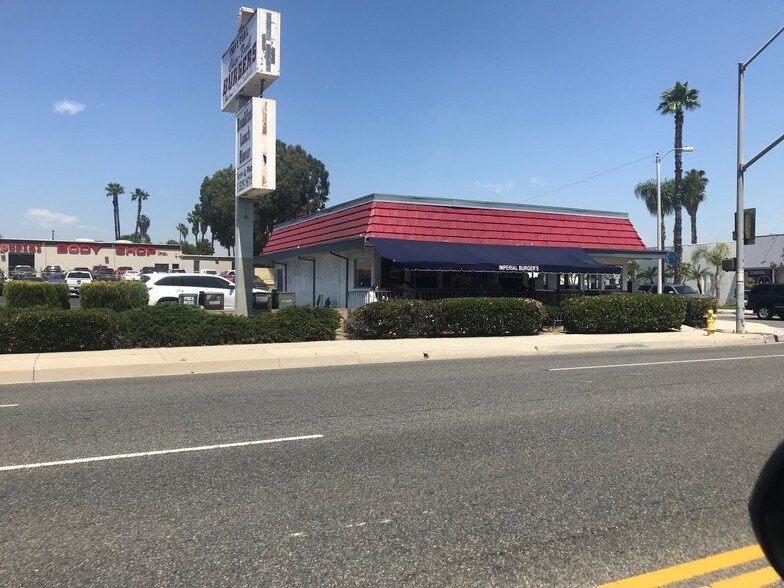 241 E Imperial Hwy, La Habra, CA à louer - Photo de l’immeuble – Image 3 sur 7