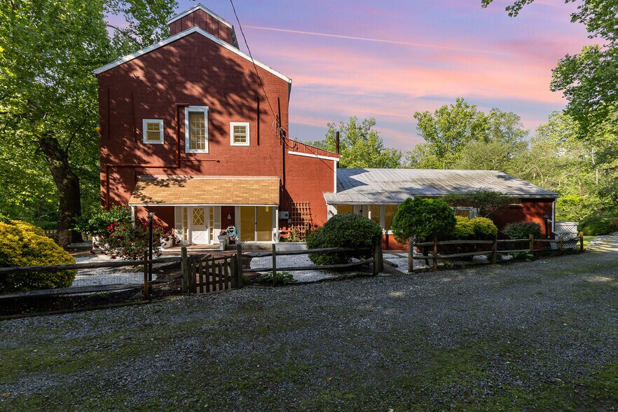 6908 S Roxbury Mill Rd, Spotsylvania, VA à vendre - Photo principale – Image 1 sur 35