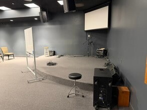 15520 Rockfield Blvd, Irvine, CA à louer Photo intérieure– Image 2 sur 12