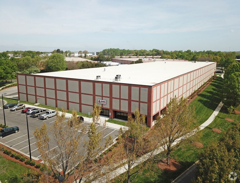 10616 Granite St, Charlotte, NC à louer - Photo principale – Image 1 sur 4