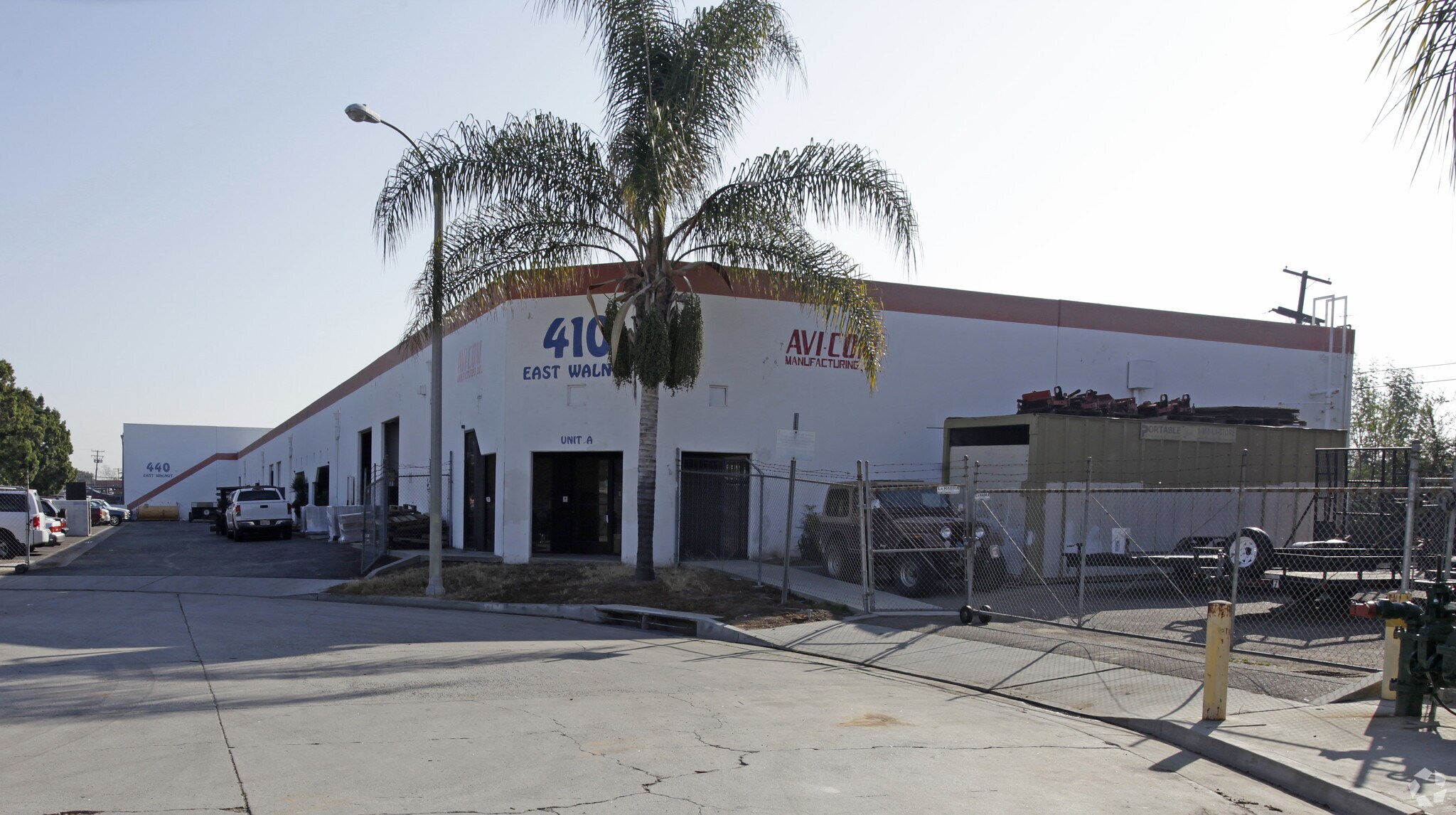 410 E Walnut Ave, Fullerton, CA à louer Photo principale– Image 1 sur 5