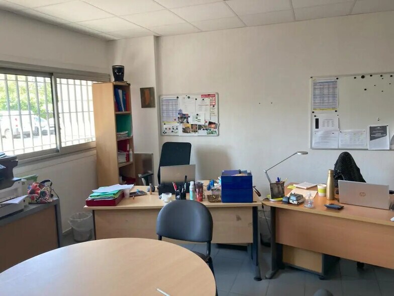 Local d’activités dans La Garde à louer - Photo de l’immeuble – Image 2 sur 5