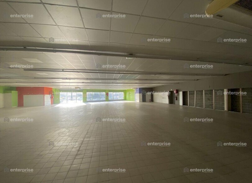 Local commercial dans Péronne à vendre - Photo de l’immeuble – Image 3 sur 9