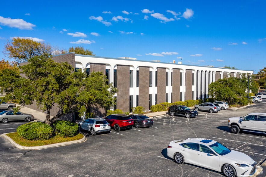 4414 Centerview, San Antonio, TX à vendre - Photo de l’immeuble – Image 2 sur 2