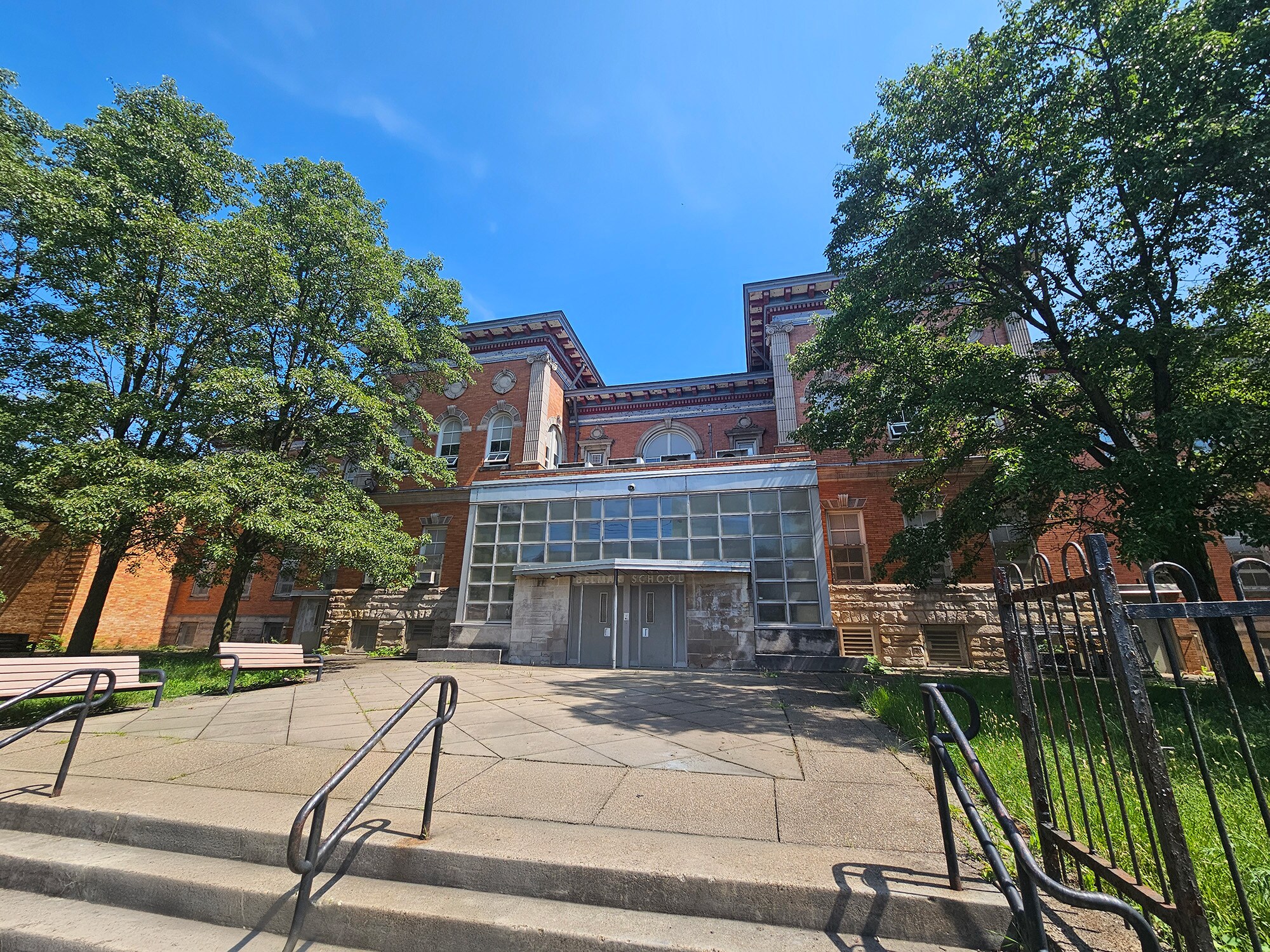 7109 Hermitage St, Pittsburgh, PA à louer Photo principale– Image 1 sur 3