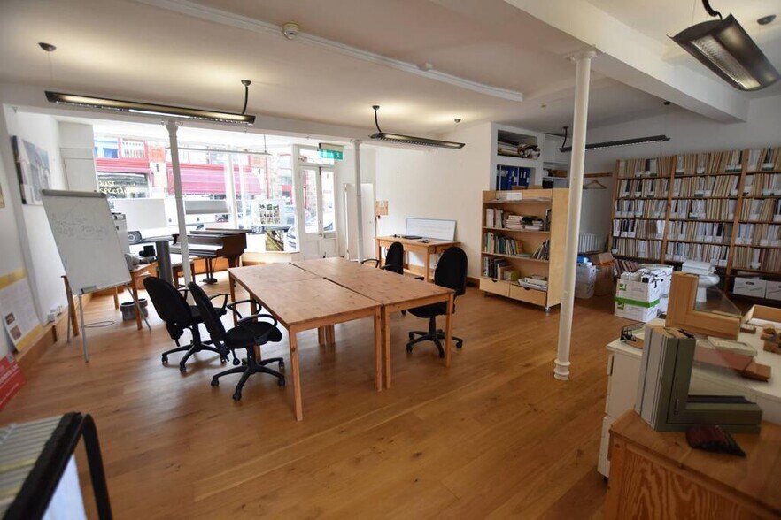 18 Market Pl, Bideford à louer - Photo de l’immeuble – Image 3 sur 11