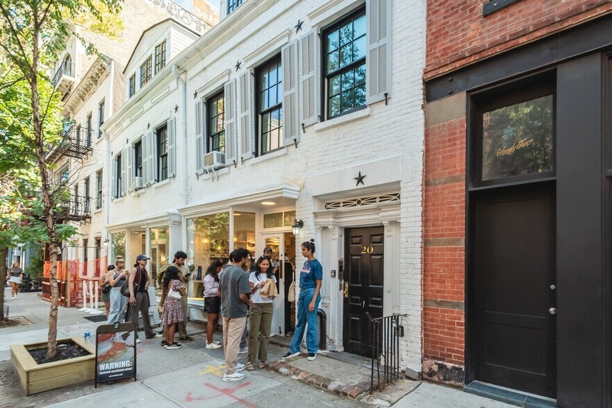 18 Christopher St, New York, NY à vendre - Photo de l’immeuble – Image 2 sur 3