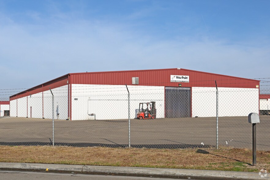 Three Crowns Industrial Park portefeuille de 2 biens à vendre sur LoopNet.fr - Photo de l’immeuble – Image 2 sur 15