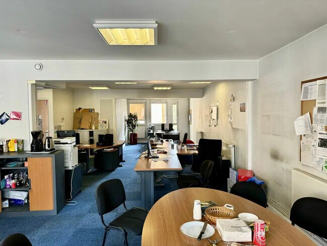 Plus de détails pour Bureau à louer