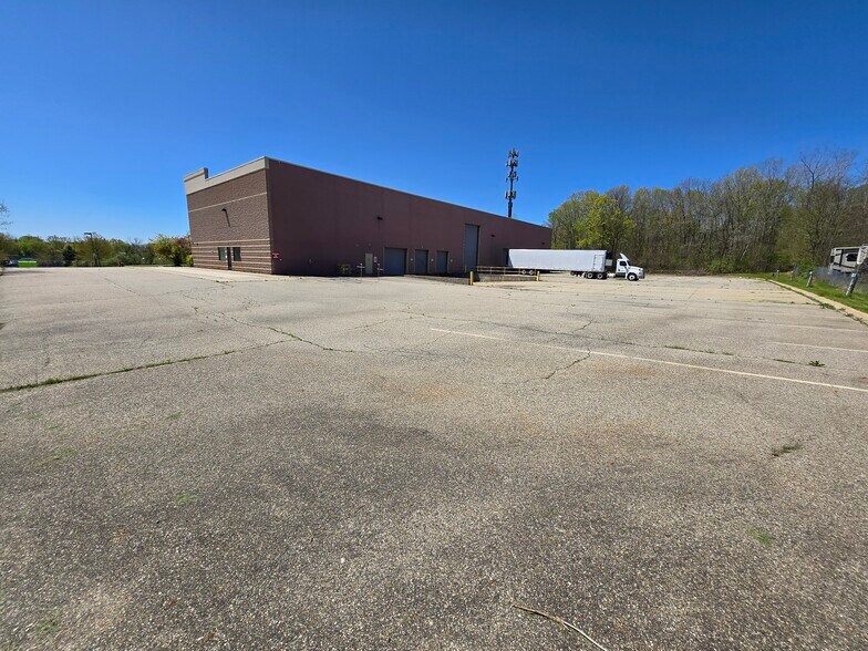 10320 Highland Rd, White Lake, MI à vendre - Photo de la construction – Image 3 sur 9