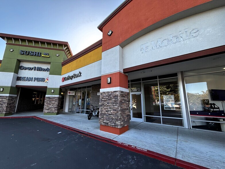 1350 Grant Rd, Mountain View, CA à louer - Photo de l’immeuble – Image 2 sur 27