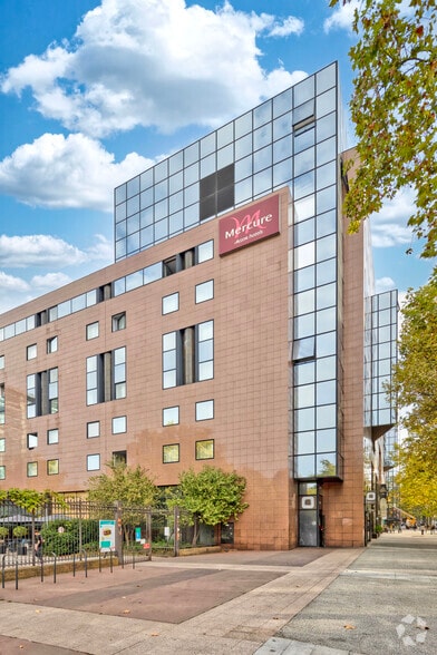 8 Esplanade Compans Caffarelli, Toulouse à louer - Photo de l’immeuble – Image 2 sur 37