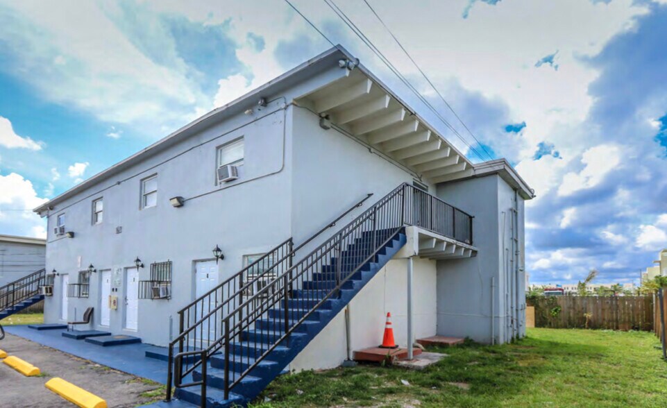 16 Units 421 & 441 NW 12th Street portefeuille de 2 biens à vendre sur LoopNet.fr - Photo de l’immeuble – Image 1 sur 1