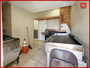 8741 Van Nuys Blvd, Panorama City, CA à louer Photo intérieure– Image 1 sur 8