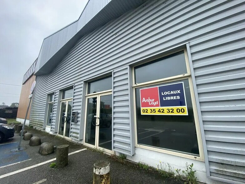Local commercial dans GONFREVILLE-L'ORCHER à louer - Photo de l’immeuble – Image 1 sur 7