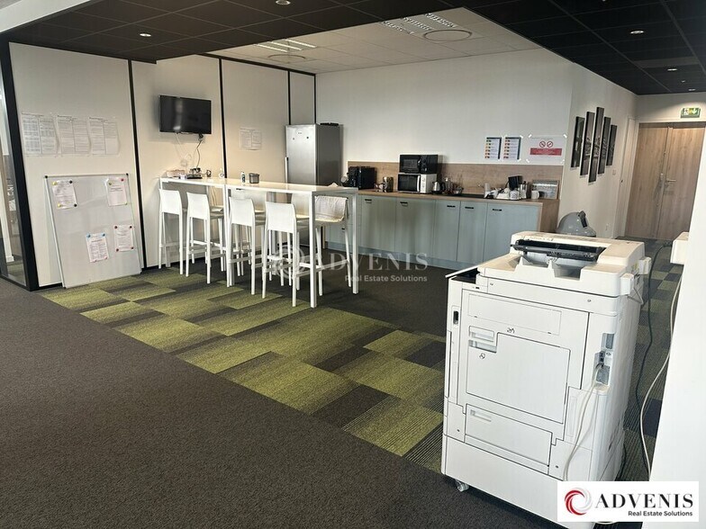 Bureau dans Lesquin à louer - Photo de l’immeuble – Image 2 sur 10