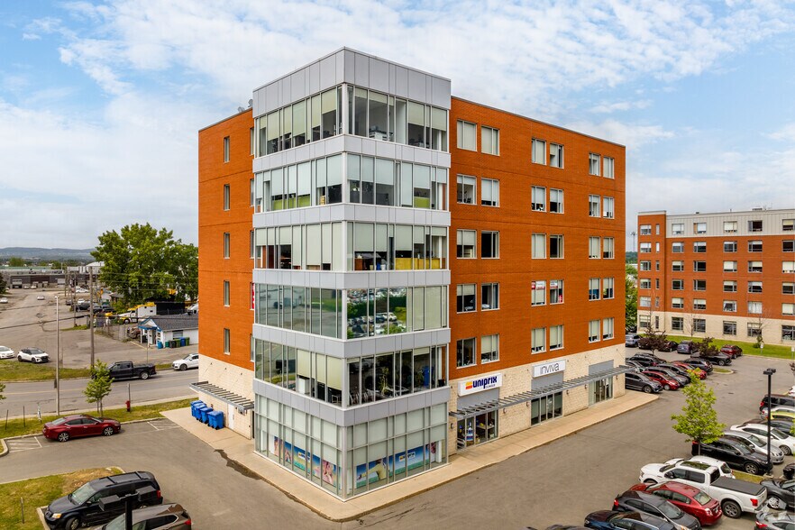 465 Rue Bibeau, St-Eustache, QC à vendre - Photo principale – Image 1 sur 5