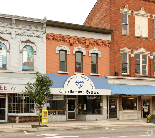 13 W Main St, Milan, MI à louer - Photo de l’immeuble – Image 1 sur 12