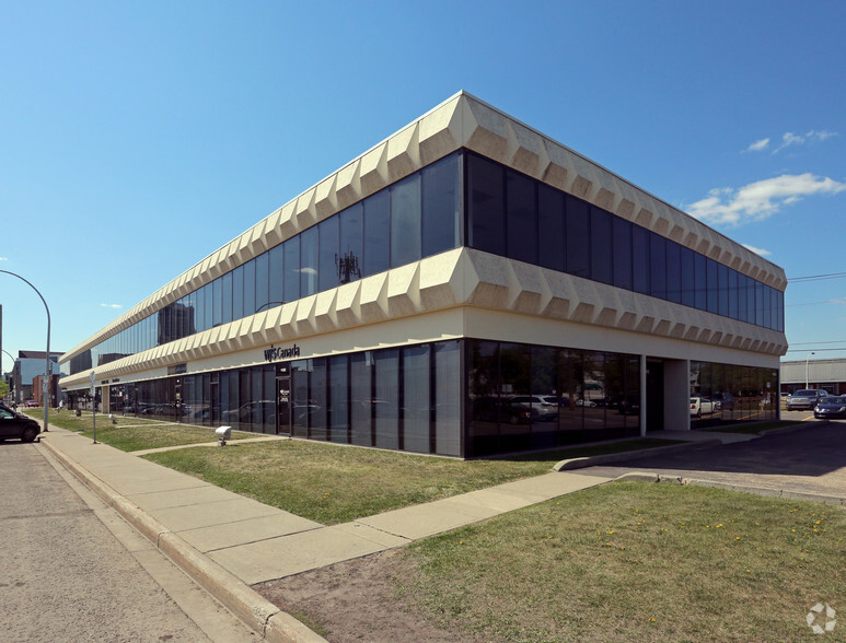 10534-10544 106th St, Edmonton, AB à vendre - Photo principale – Image 2 sur 6