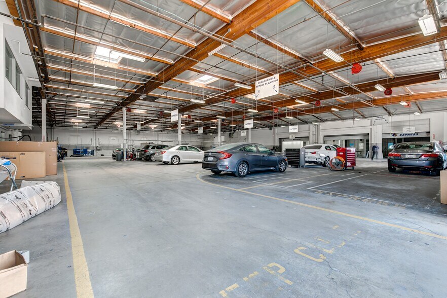 1621 E Orangethorpe Ave, Fullerton, CA à vendre - Photo de l’immeuble – Image 3 sur 17